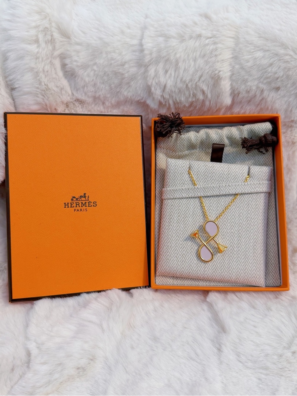 NIB**Hermes Cor H pendant